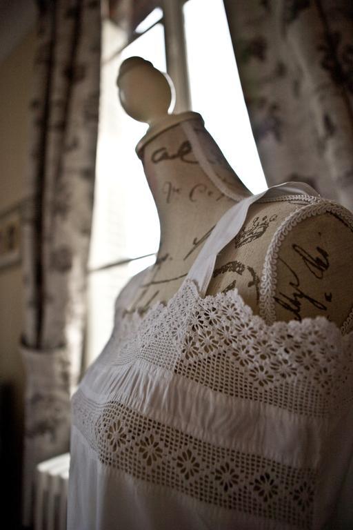 Le Manoir De Crisolles Bed & Breakfast Oda fotoğraf