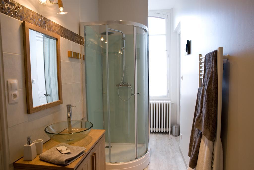 Le Manoir De Crisolles Bed & Breakfast Oda fotoğraf